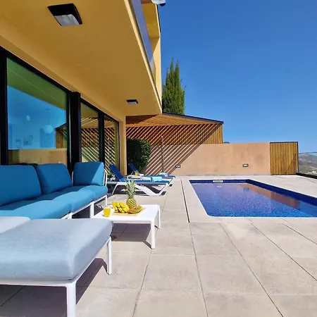 Вилла Eden Sun - A Modern Luxury With A Panoramic View