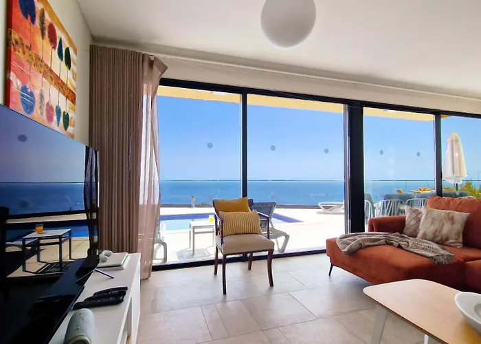 Villa Eden Sun - A Modern Luxury With A Panoramic View Prazeres
